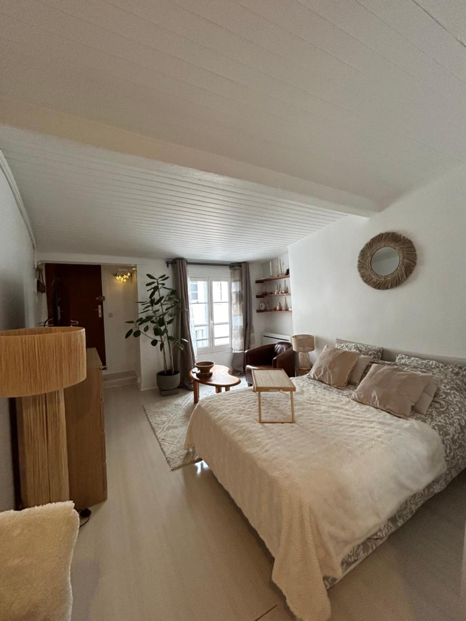 Апартаменты Grand Studio Entierement Renove Au Coeur De Париж Экстерьер фото