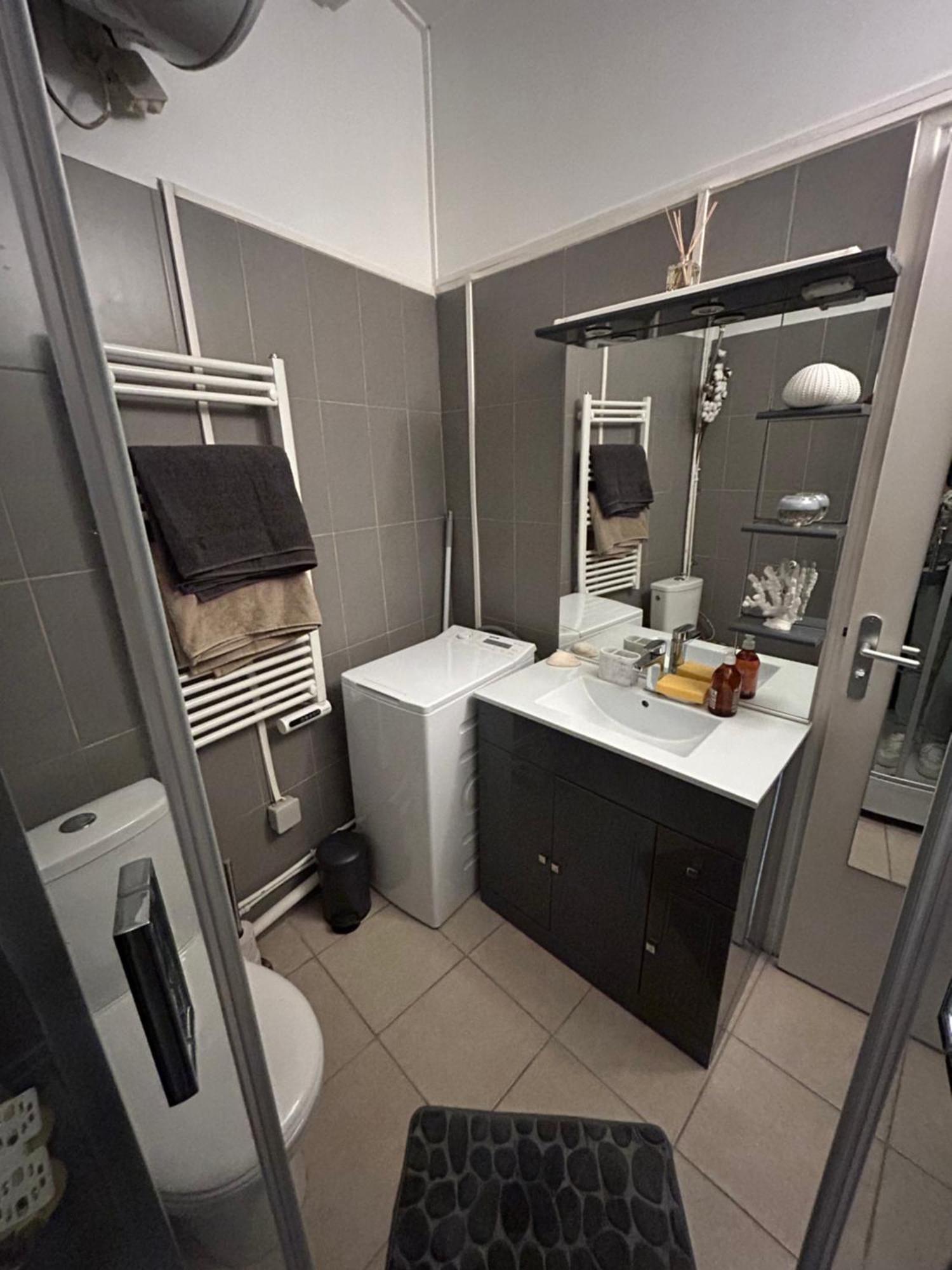 Апартаменты Grand Studio Entierement Renove Au Coeur De Париж Экстерьер фото